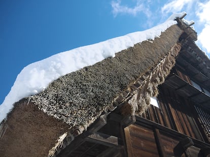 Detalle del tejado de las ‘gasshō-zukuri’.