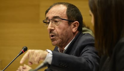 El exportavoz socialista Andrés Perelló durante su comparencia en la comisión del metro.