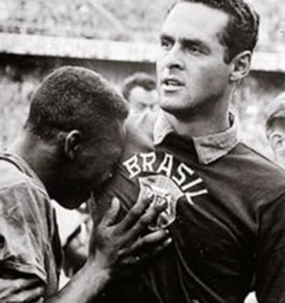 Gylmar, a la derecha, junto a Pel&eacute; (llorando), en Suecia 1958.