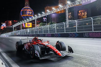Charles Leclerc de la escudería Ferrari consigue la pole en el GP de Las Vegas