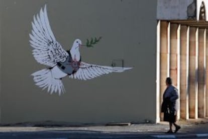 Otra obra de Banksy en Belén (Cisjordania).