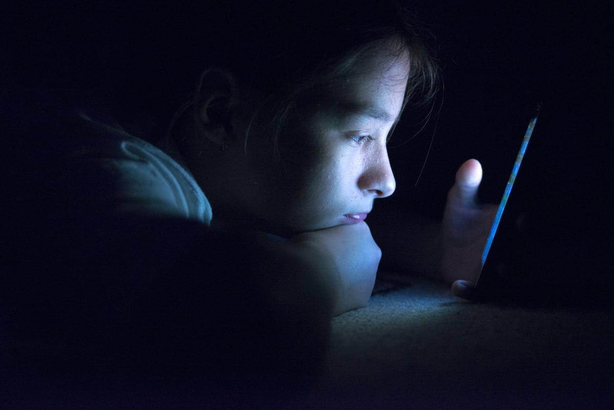 Las señales de alarma que muestran la sobreexposición a las pantallas en los adolescentes | Tecnología
