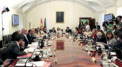 La vicepresidenta del Gobierno, Soraya Saenz de Santamaría, durante la reunión de secretarios de Estado y subsecretarios.