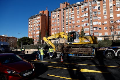 Obras de soterramiento de la autovía de Extremadura (A-5), en Madrid.