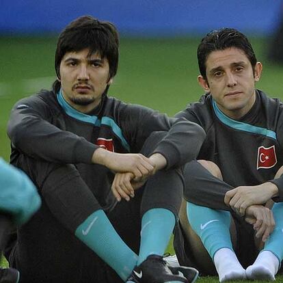 Zengin y Nihat, en un entrenamiento.