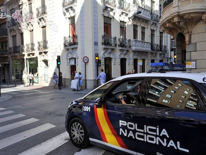 Imagen de archivo de una patrulla de la Policía Nacional.