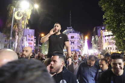 Manifestación para exigir la celebración de las elecciones palestinas, la noche del jueves en Ramala (Cisjordania).