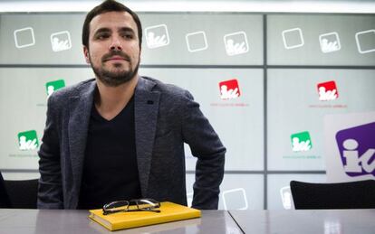 Alberto Garz&oacute;n, durante la reuni&oacute;n de la Presidencia federal de IU.