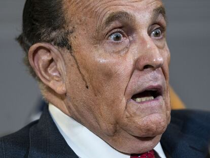 Rudy Giuliani, durante la rueda de prensa de este jueves en Washington para presentar supuestas pruebas de fraude electoral.