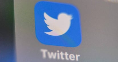 Logo de Twitter en una pantalla.