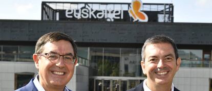 Alberto Garc&iacute;a Erauzkin y Francisco Arteche, presidente y consejero delegado de Euskaltel, respectivamente.