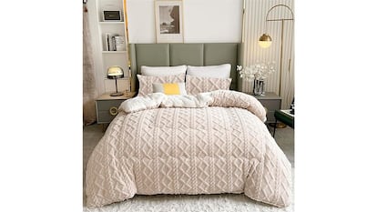 Colcha de invierno sobre fondo blanco.