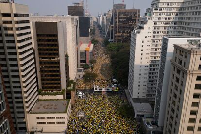 Imagen aérea de la avenida Paulista, este sábado en São Paulo, durante la protesta bolsonarista contra el juez de Moraes.