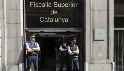 Mossos d'Esquadra a la Fiscalia.