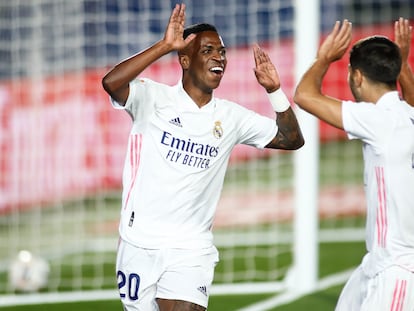 Vinicius celebra su gol contra el Valladolid en el estadio Alfredo Di Stefano este miércoles