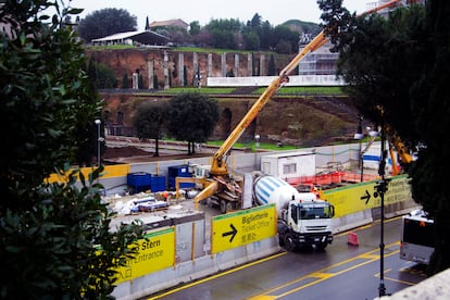 Obras de restauración en el Coliseo Romano.