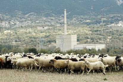 The Garo&ntilde;a nuclear plant, located near Burgos, is the oldest of its kind in Spain. 