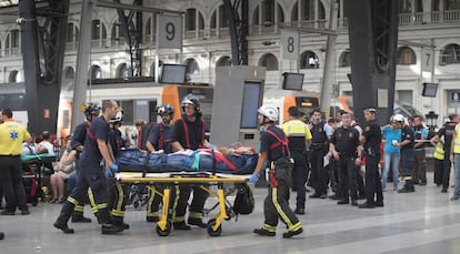 Al menos 54 personas han resultado heridas, de las que una se encuentra en estado grave, debido a un accidente de tren en la Estación de Francia de Barcelona.
