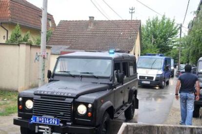 El convoy en el cual supuestamente viajaba Goran Hadzic en Novi Sad