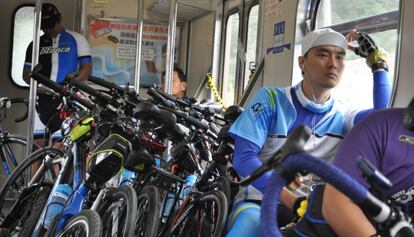 Bicis en un tren de la isla.