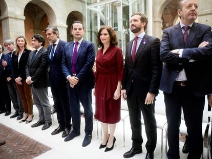 Ignacio Aguado, Isabel Díaz Ayuso y Pablo Casado, en el acto contra la violencia machista de la Comunidad de Madrid.