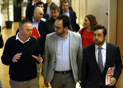 Reuni&oacute;n del 15 de marzo de los grupos de negociaci&oacute;n de PSOE, Ciudadanos y Compromis, encabezados por Hernando, Gutierrez y Baldovi.  