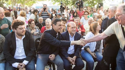 El secretario general de PSOE, Pedro S&aacute;nchez, en Vilagracia.