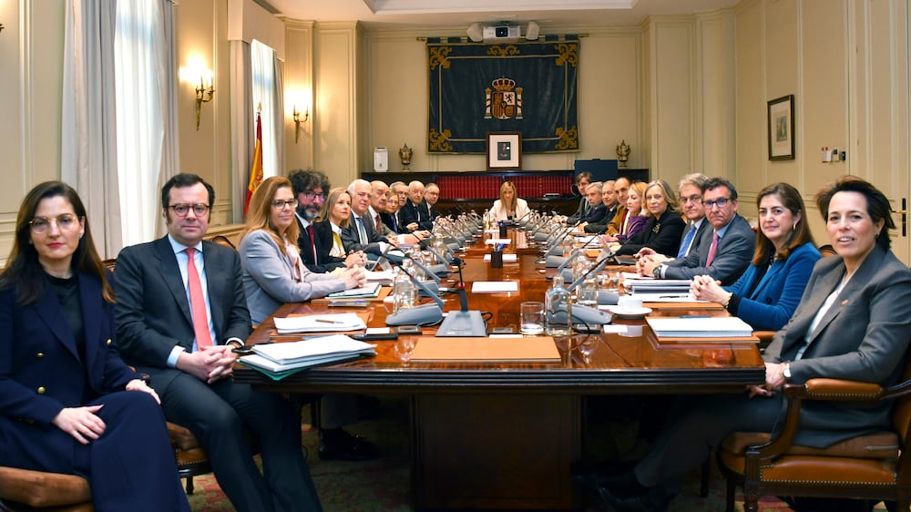 Nueve de los diez vocales progresistas acusan a Perelló de encabezar la ...