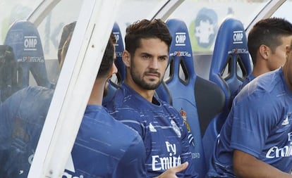 Isco, en el banquillo del Real Madrid.