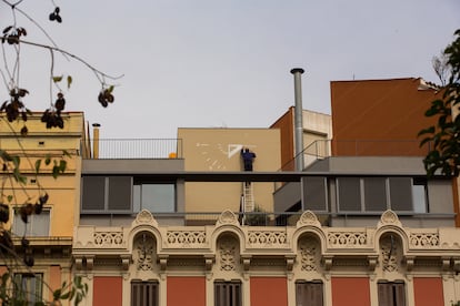 Nueva planta en la plaza del Doctor Letamendi (Barcelona).