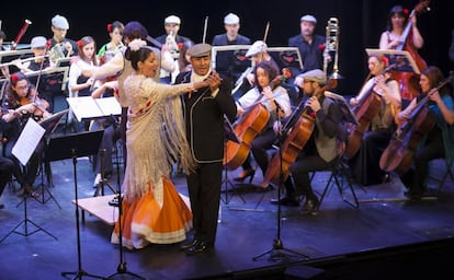 Actuación del grupo Camerata Musicalis en el Teatro Apolo.