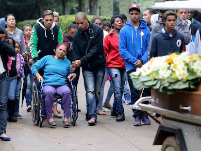 Enterro de Ítalo, morto pela PM aos 10 anos em São Paulo.