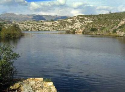 El pantano de Relleu, en una imagen tomada ayer.