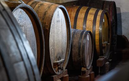 La bodega Milos de Ponikve en Peljesac produce vinos de las variedades Plavac mali y Rukatac.