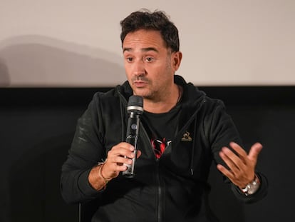 El director J. A. Bayona, en la Academia de cine