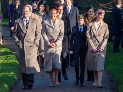 Eduardo y Sophie, condes de Wessex, y sus hijos, Jacobo y Lady Luisa Windsor, en Sandringham, en diciembre.