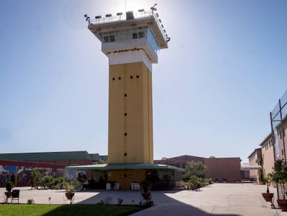 Torre de vigilancia del centro penitenciario de Huelva, en una imagen de archivo.