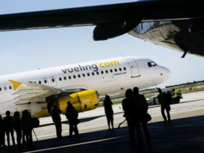 Un A320 de Vueling, en El Prat de Barcelona.