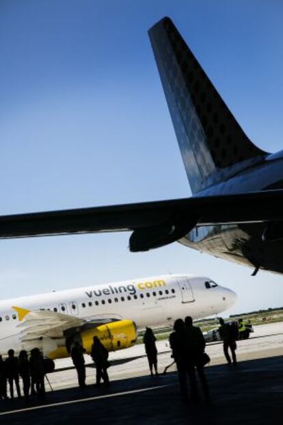 Un A320 de Vueling, en El Prat de Barcelona.