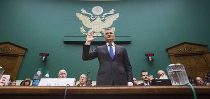 El presidente del Grupo Volkswagen en Estados Unidos, Michael Horn, durante su declaraci&oacute;n ante el Comit&eacute; de Energ&iacute;a y Comercio de la C&aacute;mara de Representantes en Washington (Estados Unidos).