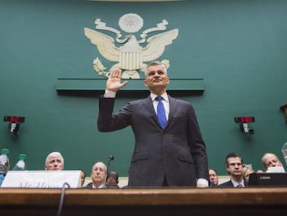 El presidente del Grupo Volkswagen en Estados Unidos, Michael Horn, durante su declaraci&oacute;n ante el Comit&eacute; de Energ&iacute;a y Comercio de la C&aacute;mara de Representantes en Washington (Estados Unidos).