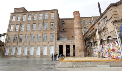 El antiguo complejo fabril de Fabra i Coats, en Sant Andreu, acoge ahora el arte m&aacute;s vanguardista.