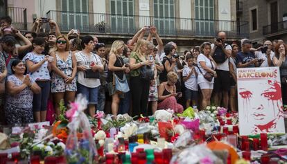 Homenaje en la Rambla días después del atentado en Barcelona.