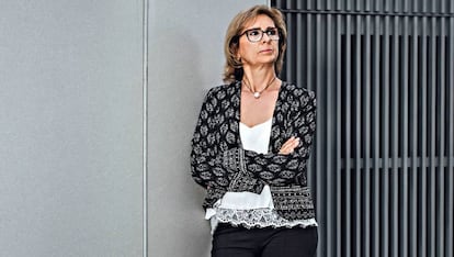 Esther Camacho (Barcelona, 1961) ha Ha trabajado en la empresa privada y, actualmente, en un gremio de fabricantes textiles. Duuo es su primera experiencia de emprendimiento.