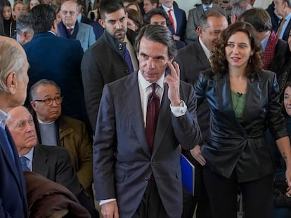 La presidenta de la Comunidad de Madrid, Isabel Díaz Ayuso, y el expresidente de Gobierno, José María Aznar, participan en un acto en el Círculo de Bellas Artes de Madrid, este jueves.