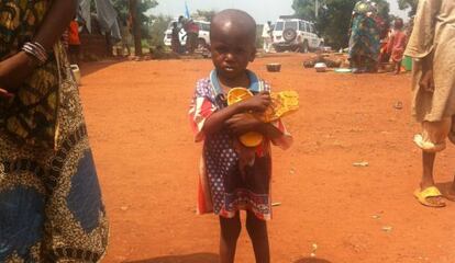 Buba tuvo que huir de su casa por el conflicto en República Centroafricana.