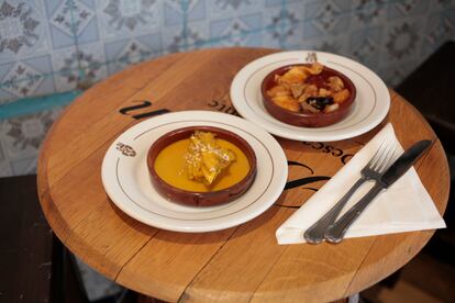 Cazuelita de gallina en pepitoria y de callos en Casa Ciriaco.