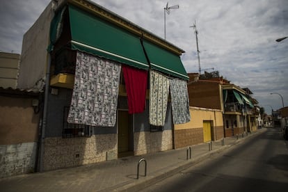 Las carreteras y autovías dividen la cañada real Galiana en seis territorios. El más septentrional, el sector 1, está en el municipio de Coslada.