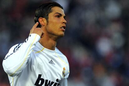 Cristiano Ronaldo celebra el primer gol del Real Madrid en Almería.