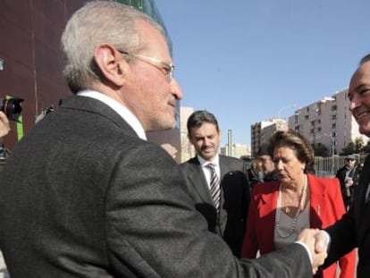 El rector Esteban Morcillo y el presidente Alberto Fabra este martes.